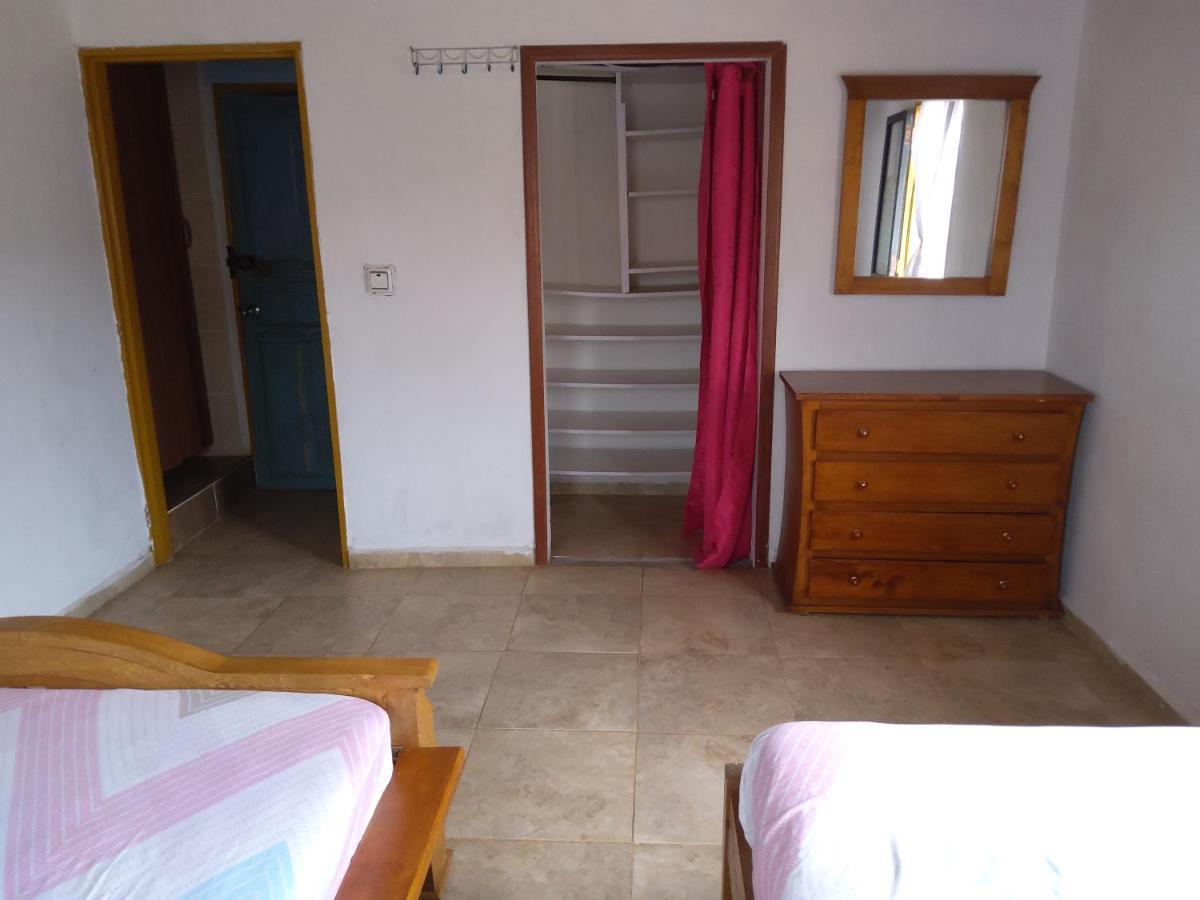 Artesanos Y Turistas Apartment Guatape Exterior photo